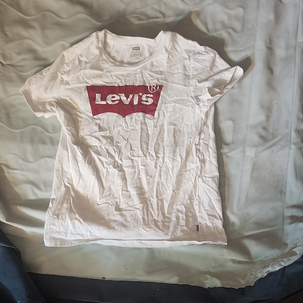 Levi's White Tee with Red Logo - Short Sleeve Kids Tee